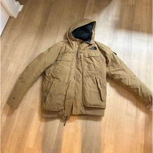 North Face Gotham jacket - Size M - like new - tan